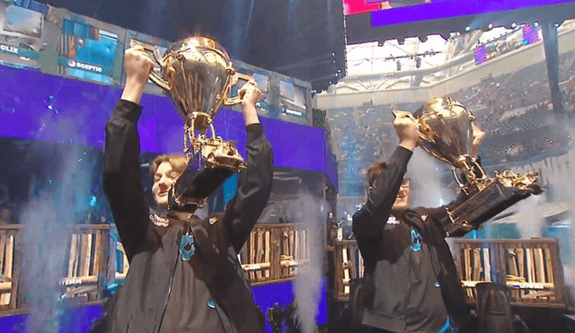 Aqua y Nyhrox ganan 3 millones de dólares en la final de dúos del Fortnite World Cup.