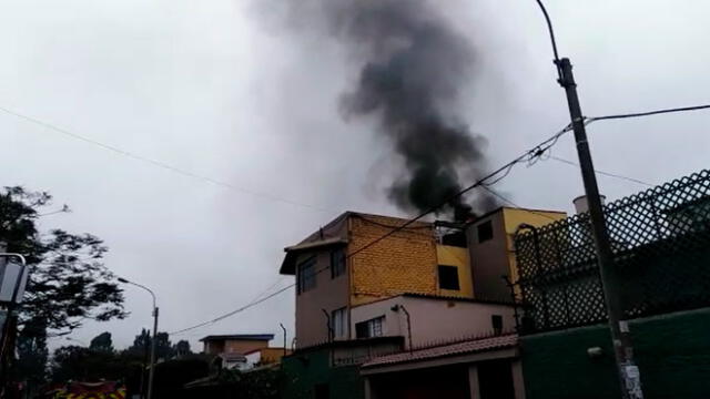 la Molina: vecinos reportan incendio dentro de vivienda