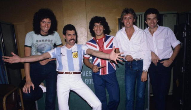 Diego Armando Maradona junto a Queen en concierto de la banda inglesa de rock. Foto: Instagram