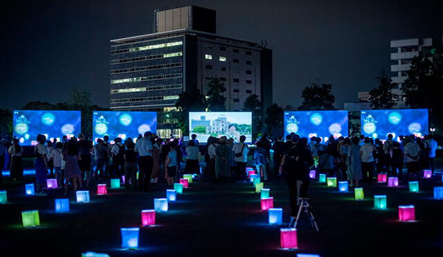 Con linternas virtuales y medidas de prevención por el coronavirus Japón conmemoró los 75 años de la primera bomba atómica en Hiroshima. Foto: AFP