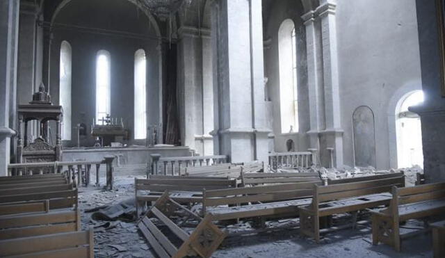 Una histórica catedral armenia fue alcanzada por los bombardeos. Foto: Facebook/Ministerio de Defensa armenio