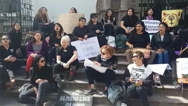 Mujeres realizaron un plantón en el Palacio de Justicia de Cusco [VIDEO]