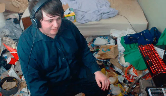 YouTube viral: Adicto a los videojuegos no limpiaba su cuarto desde el 2005 y halla aterradoras criaturas [VIDEO]