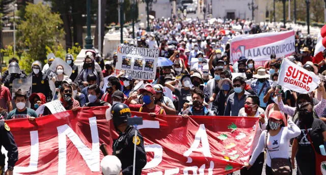 Estudiantes de la UNSA se sumaron a las protestas en Arequipa. Foto: Oswald Charca.