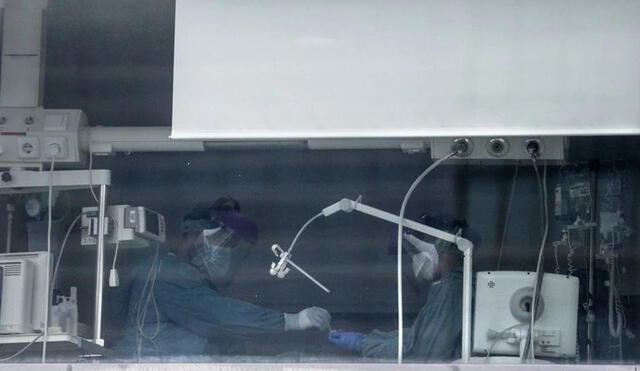 Cataluña indica que limitar ventilación mecánica para pacientes mayores de 80 debe estar bajo el criterio del personal médico. Foto: El País.