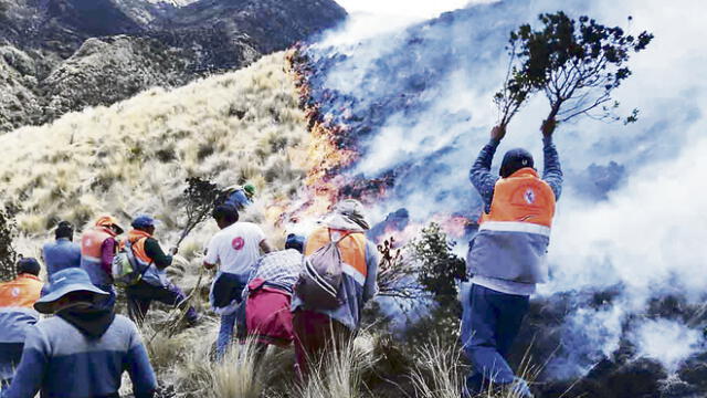 aCusco. Incendio en el distrito de Zurite (Anta) inició el jueves y fue controlado recién ayer al mediodía. En el año se reportaron 108 siniestros en Cusco.