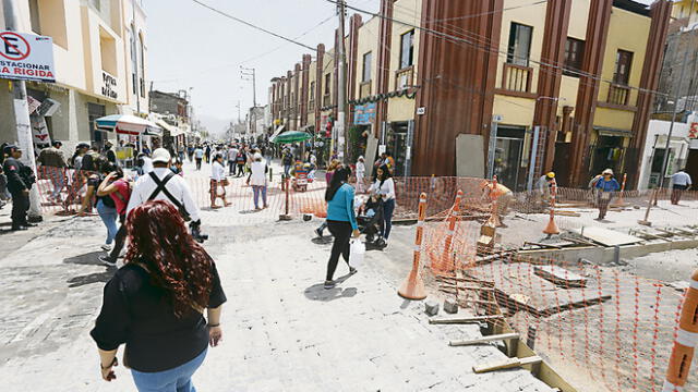 a medias. Comuna reabrió vía, pese a que obra no se acabó.