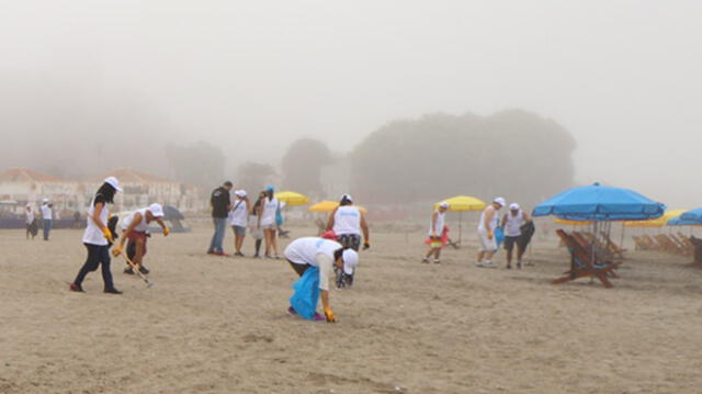 Colaboradores de BanBif participaron en campaña de limpieza de playas