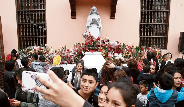 Miles de fieles abarrotaron el santuario de Santa Rosa por su día