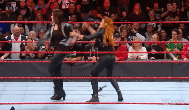 WWE RAW: Becky Lynch es suspendida por Stephanie McMahon y reacciona de la peor manera [VIDEO]