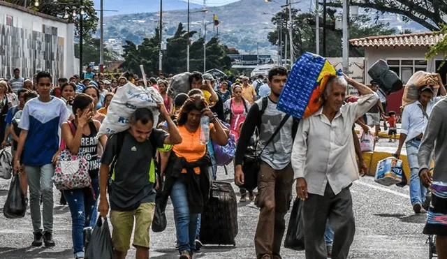 Ecuador dará una prórroga de 30 días para que venezolanos que residen en su territorio regularicen su status migratorio. Foto: AFP