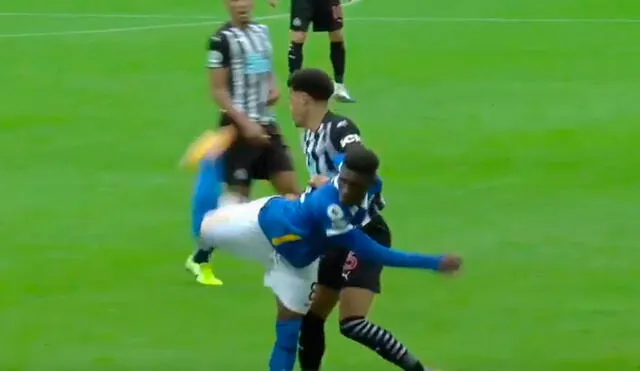 Bissouma intentó despejar el balón pero terminó impactando el rostro de Jamal Lewis. Foto: Captura/Premier League
