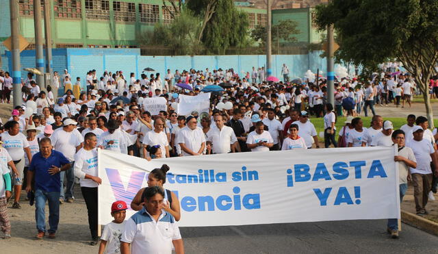 Ventanilla: Miles de pobladores marchan por la paz y en contra de la delincuencia