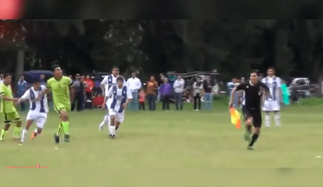Copa Perú: jugador corretea al juez de línea tras ser expulsado [VIDEO]