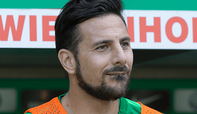 Werder Bremen publicó en Twitter una supuesta fotografía de Claudio Pizarro con el filtro FaceApp.