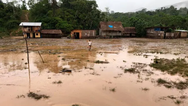 Desborde de río inundo comunidad nativa en Amazonas