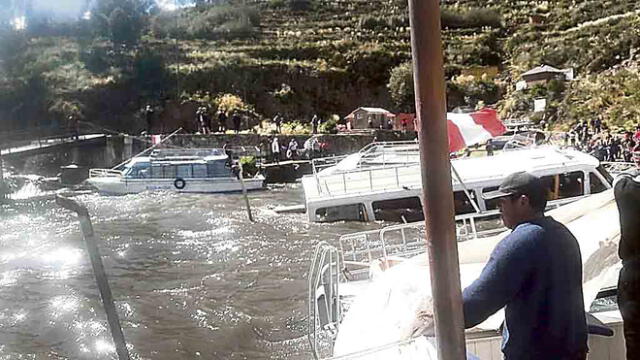 ANÓMALO. Vientos afectaron embarcaciones en el Titicaca.