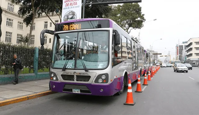 Aniego en SJL: buses del Corredor Morado cambian de ruta tras emergencia