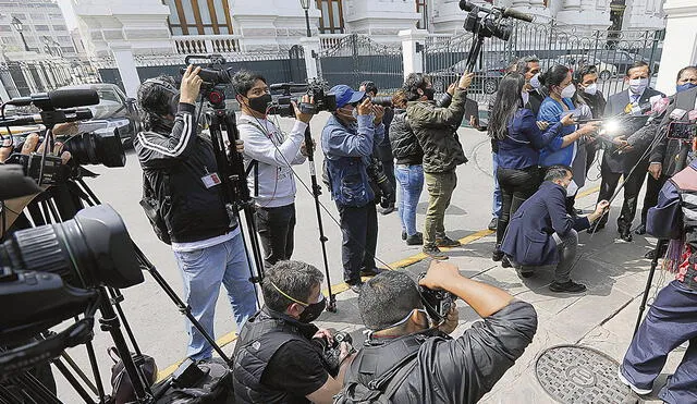 Defensoría rechaza agresiones contra periodistas que cubren elecciones 2021