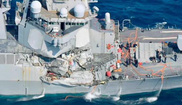 Destructor de EE.UU. choca contra buque mercante cerca de Japón