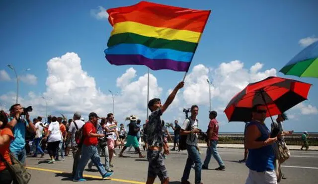 Aunque corearon "sí se puede", policía frustra marcha gay en Cuba