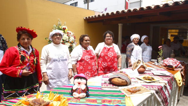 Presentan recetario de comida peruana "El Tayta"  