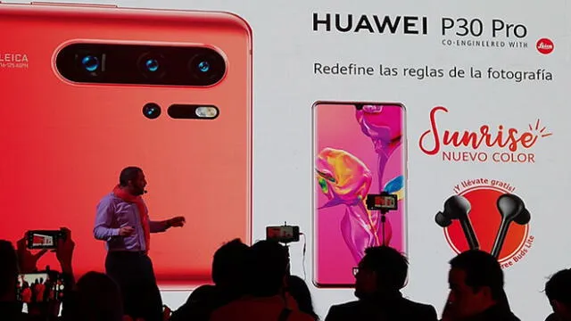 Presentación del Huawei P30 Pro en su color Amber Sunrise.