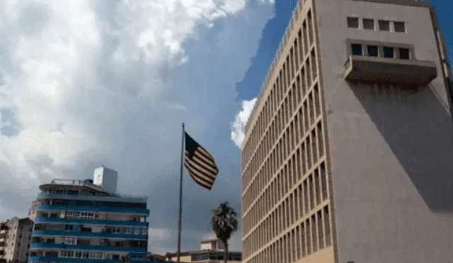 Estados Unidos ordena retirar al 60% de los trabajadores de su embajada en Cuba