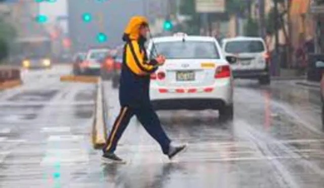 Tras intensa lluvia en Lima, este lunes caerá intensa llovizna 
