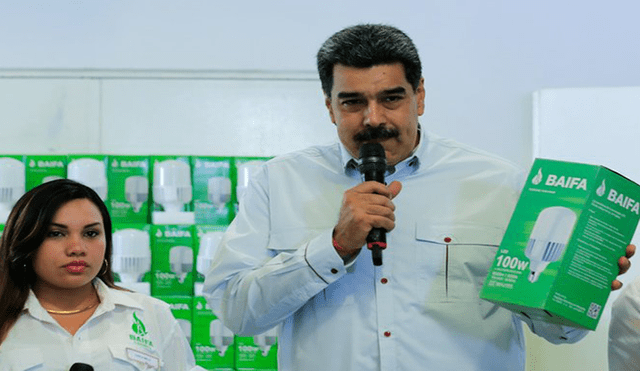 Nicolás Maduro se pronunció desde una empresa llamada Baifa, donde fabrican bombillos ahorradores. Foto: Prensa Presidencial