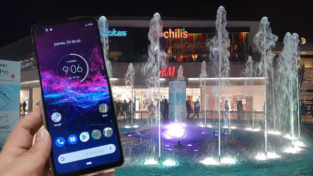 Desliza las imágenes para ver más detalles el Motorola One Action. Foto: Daniel Robles