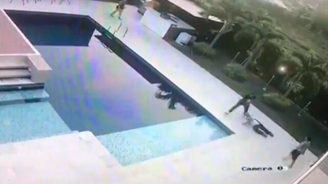 Sujetos agreden y lanzan a una piscina a hombre con discapacidad