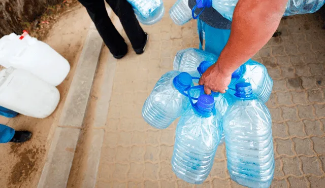 Periodista de la BBC relata la tragedia de vivir sin agua en Sudáfrica 