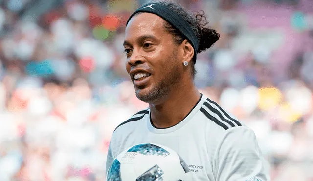Ronaldinho pagó millonaria fianza y deberá seguir su proceso en un hotel de Asunción.