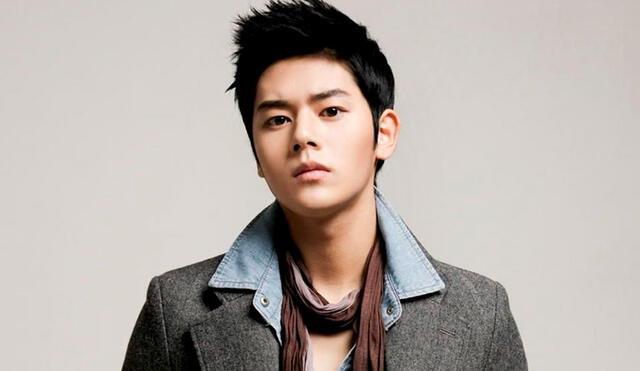 Kim Dong Joon es un cantante y actor surcoreano, nacido el 11 de febrero de 1992.