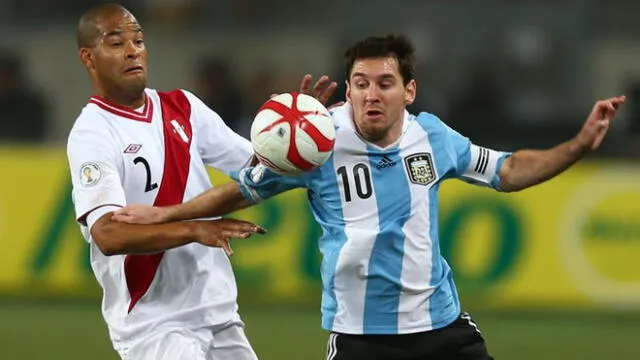 Perú vs Argentina: Metro de Lima alentó a la selección peruana [FOTO]