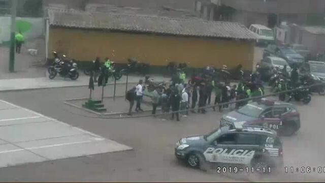 Surco: motociclistas informales son captados drogándose en vía pública [VIDEO]