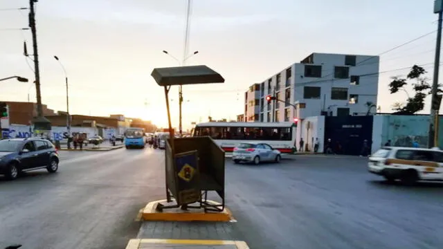 Cercado de Lima: estructura de control de tránsito permanece en mal estado