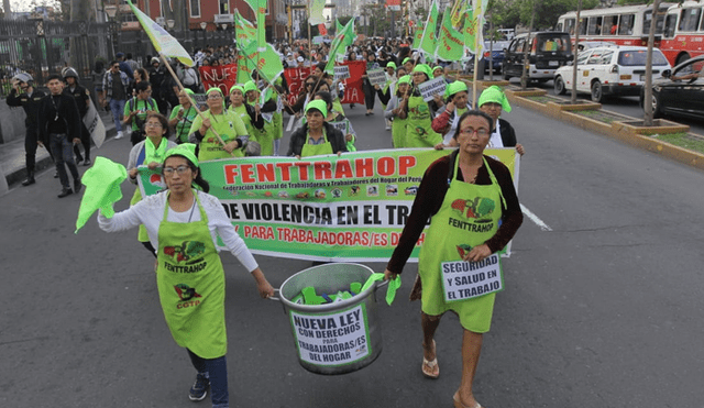Trabajadoras del hogar también participan en movilización nacional contra la violencia hacia la mujer. Foto: Michael Ramón