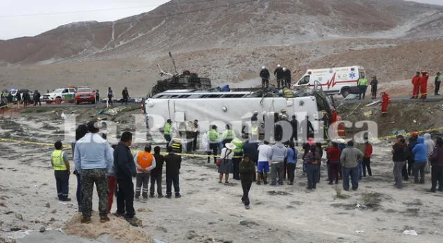 Tragedia en Arequipa: Accidente de tránsito deja 12 personas fallecidas y decenas de heridos.