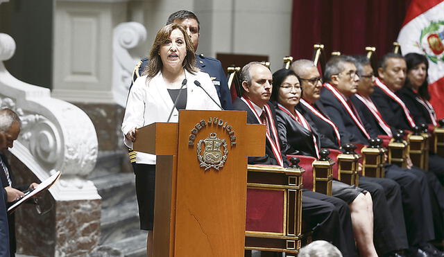 Mandataria. Dina Boluarte en el Palacio de Justicia. Foto: difusión