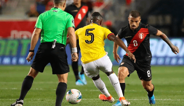 Gabriel Costa fue titular en los dos partidos amistosos que tuvo la selección peruana ante Colombia y Brasil. | Foto: AFP