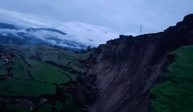 Cusco: grieta aumenta de tamaño, provoca deslizamiento y sepulta viviendas [VIDEO]