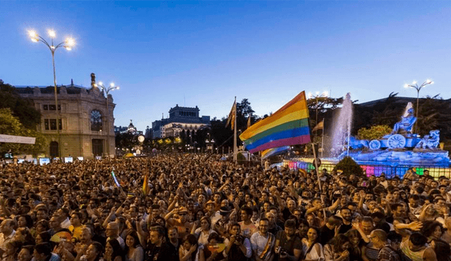 España: sujeto ataca a joven homosexual por su forma de vestir y lo amenaza con ‘convertirlo’ en heterosexual