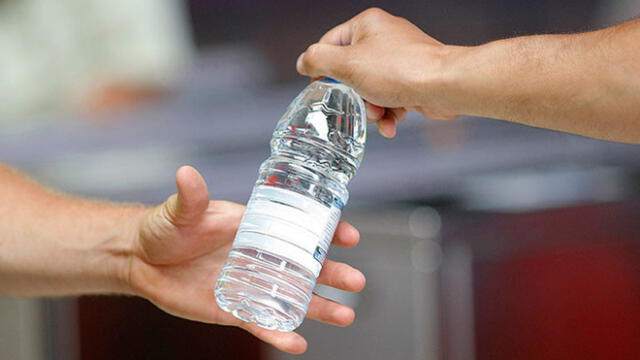 Peruanos optan por un mayor consumo de agua