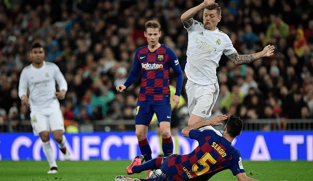 Real Madrid y FC Barcelona igualaron sin goles en el primer tiempo. (Créditos: AFP)