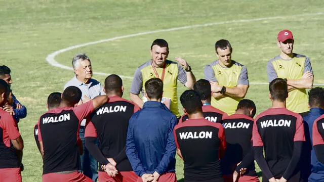 Postura. Osella debe poner mano dura con jugadores que se van o con los que vienen.