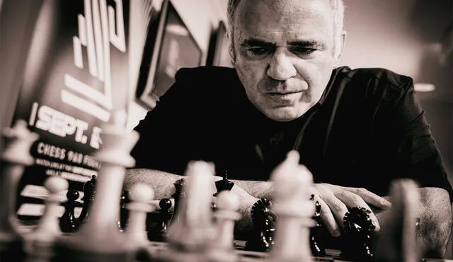 Gary Kaspárov, uno de los mayores genios del ajedrez, en el Club de Ajedrez de San Luis (Misuri, EE. UU.) | Foto referencial:  Saint Louis Chess club / Lennart Ootes