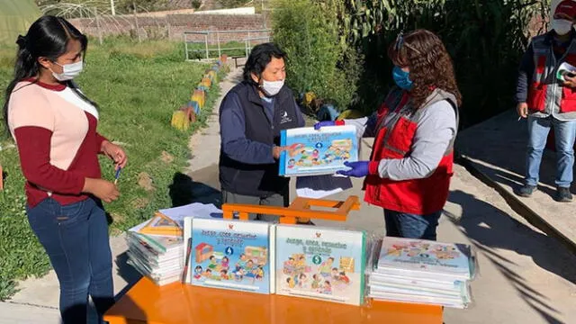Dirección Regional de Educación de Tacna facilitó los cuadernos de trabajo y autoaprendizaje a planteles que están en el quintil dos de pobreza.