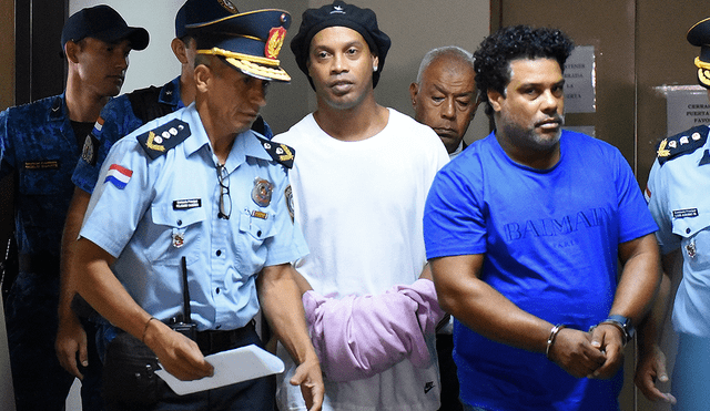 Ronaldinho cumplió 67 días preso en Paraguay imputado por uso de pasaporte adulterado. | Foto: AFP